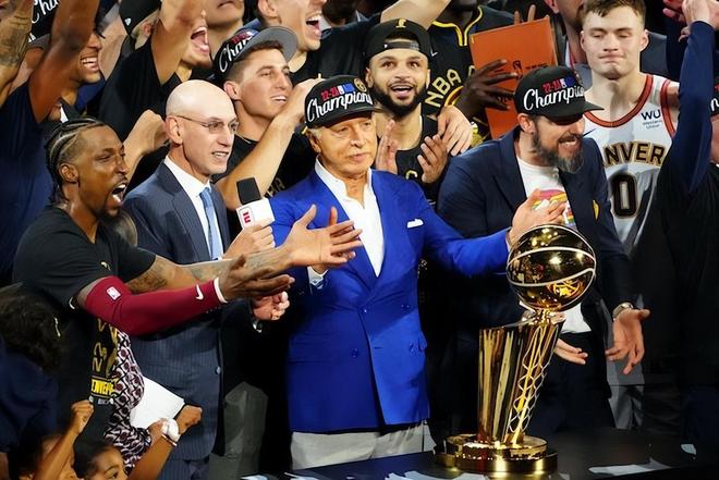 球队重组引人关注,新赛季有望创造佳绩 球队重组引人关注,新赛季有望创造佳绩