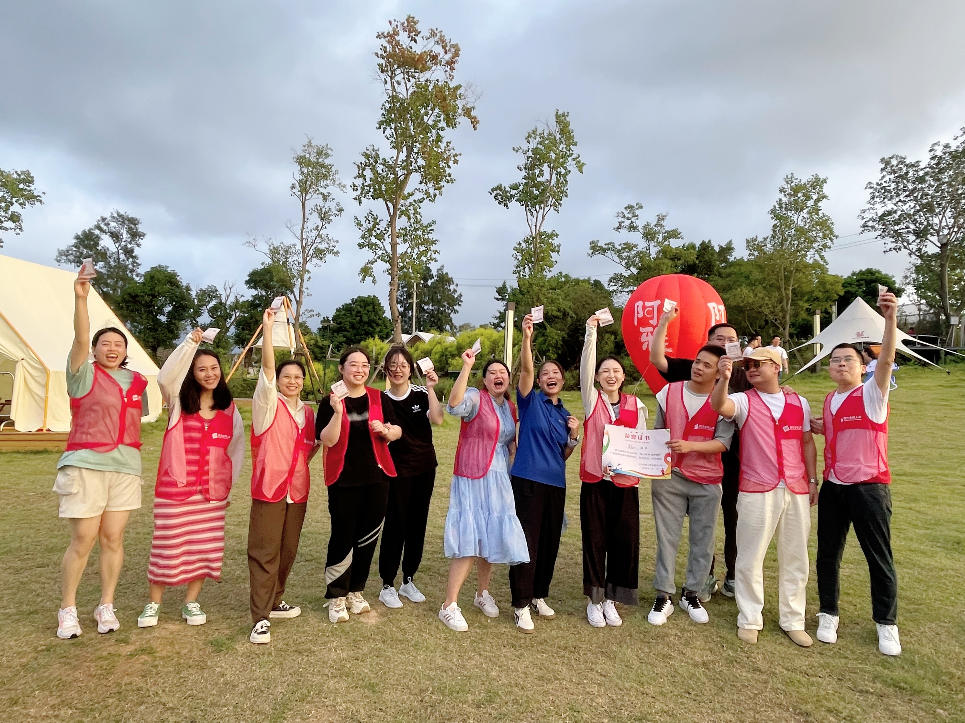 江南体育APP-运动员们如何通过团队合作取得胜利(结合具体运动项目谈谈运动员是如何对信息进行加工的)